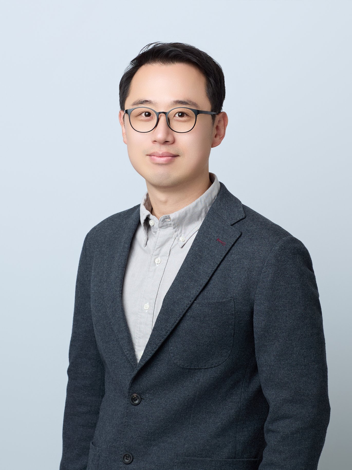 Dongik Park started as a tenured Assistant Professor at Ghent University Global Campus Korea in 2024.