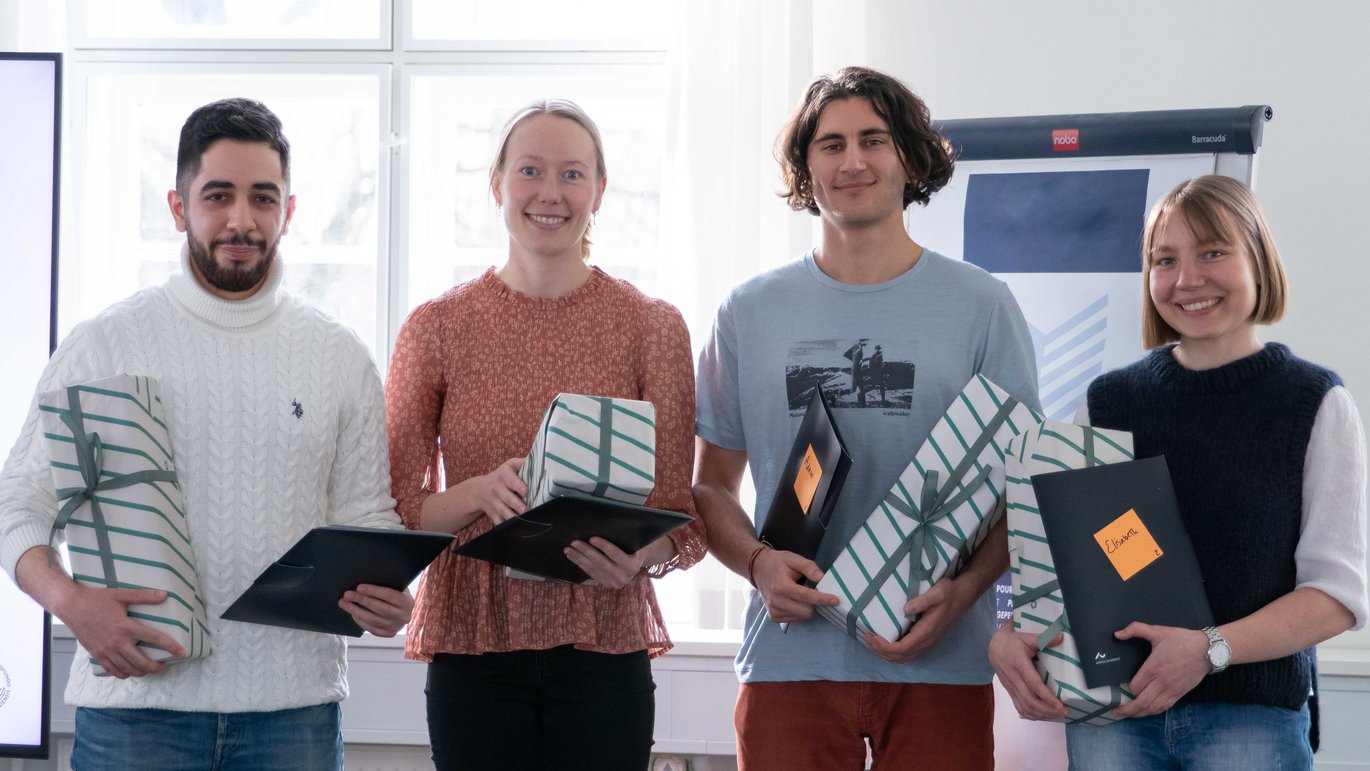 On Thursday 2 February, four students received the prize and the associated diploma. From left to right: Muhammed Alparslan Gøkhan, Camilla Westergaard Rasmussen, Adam Flensborg Safikhany and Elisabeth Krogsgaard Petersen.