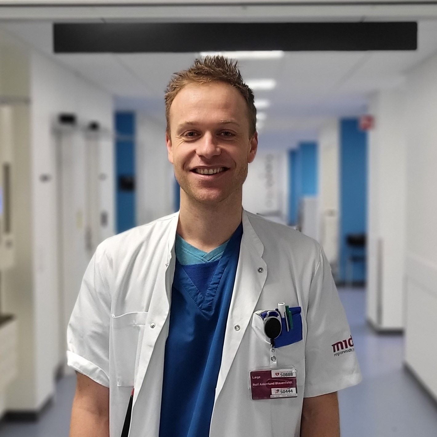 Rolf Blauenfeldt graduated as a medical doctor from Aarhus University, and he has been involved in several research projects in parallel with his training as a medical specialist and later as a PhD student.