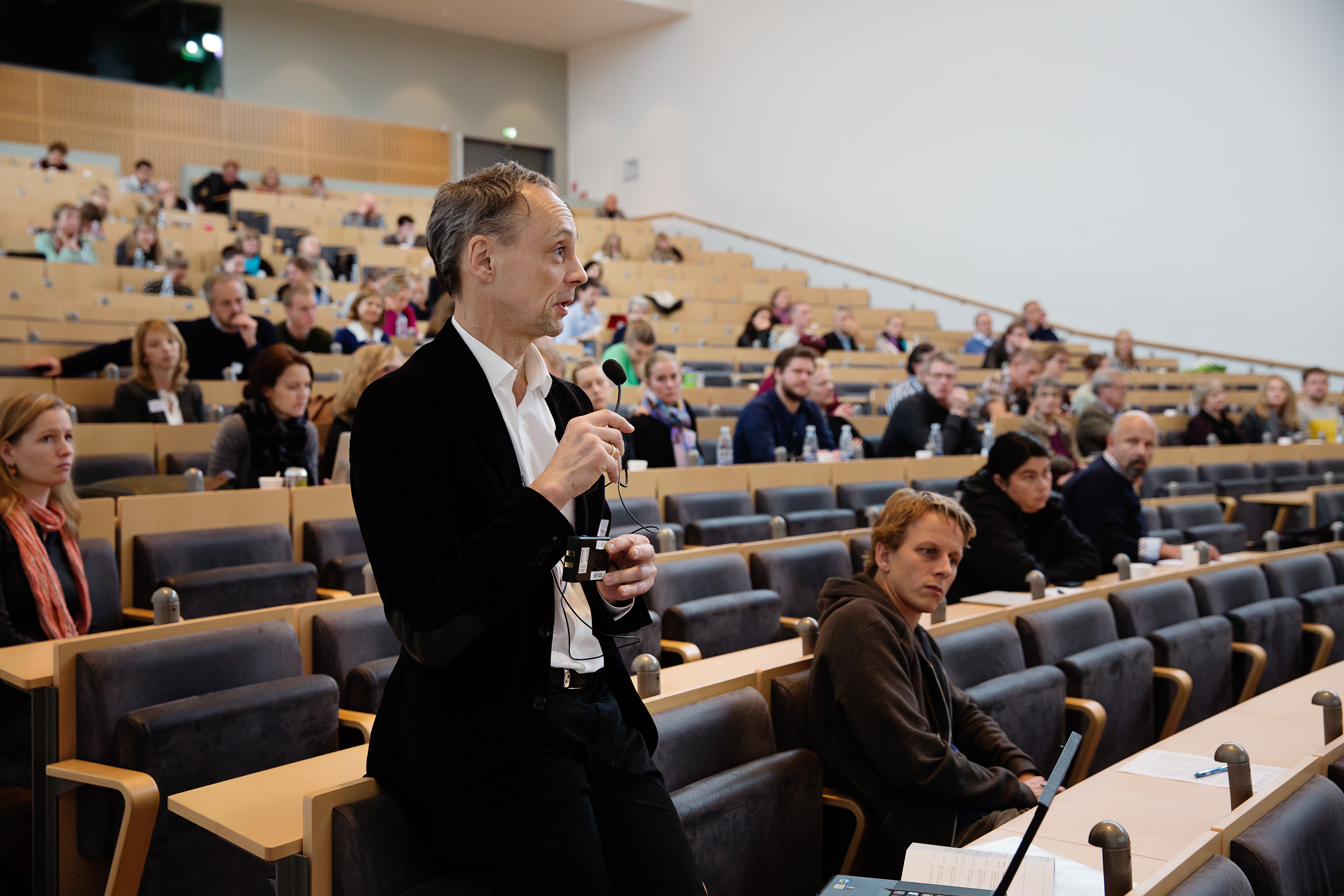 Deltagerne i prissymposiet deltog aktivt i debatten om makrofagers betydning for betændelsessygdomme. Foto: Martin Gravgaard Fotografi.